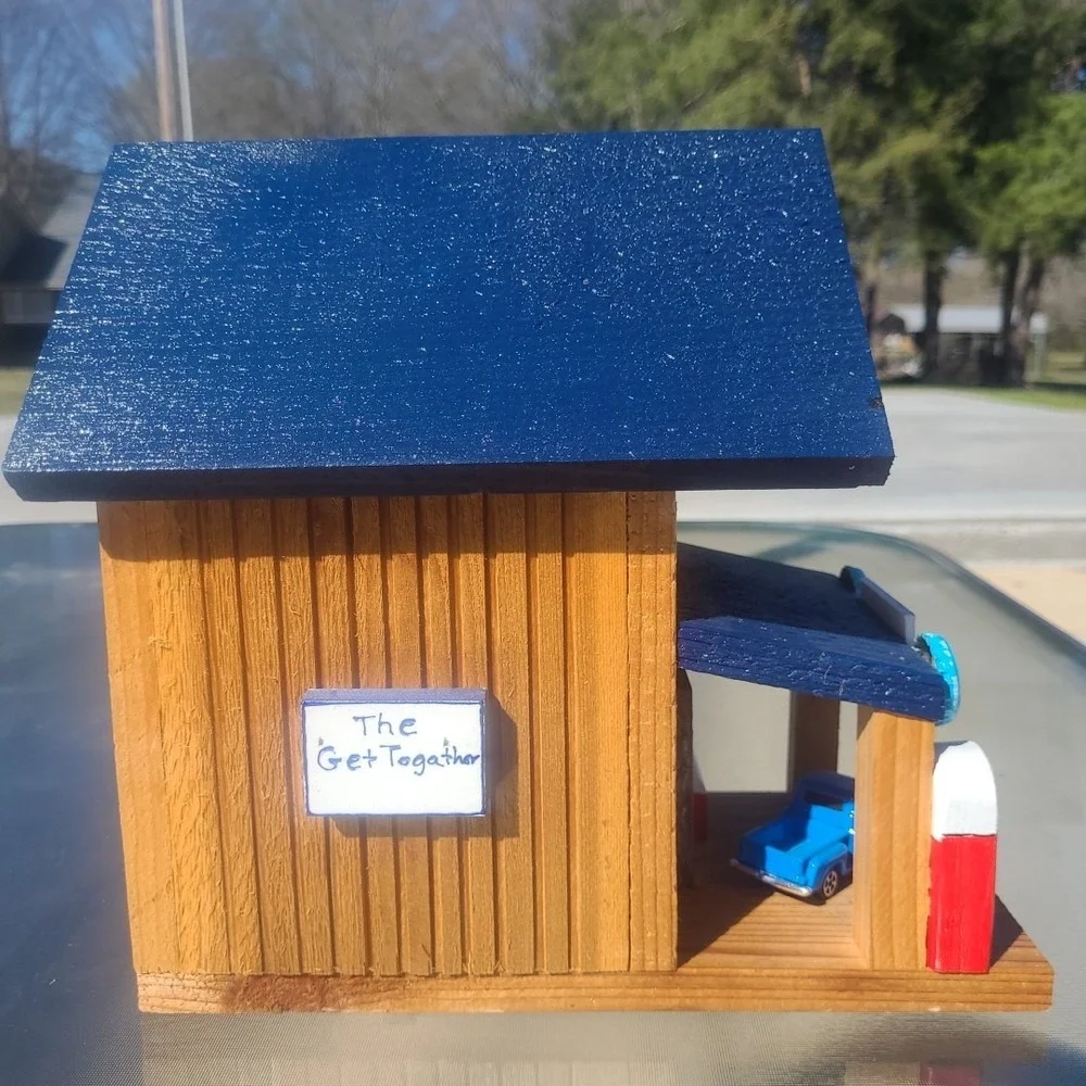 Truck Show Custom Made Brand New Bird House Amazing Detail‎ & Color 11' by 11'